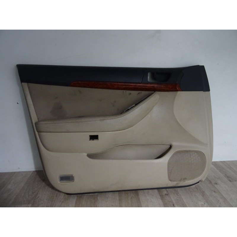 Panneau de porte avant gauche TOYOTA AVENSIS 2 PHASE 1 BREAK d’occasion