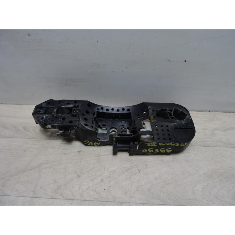 Support poignee porte avant gauche RENAULT MEGANE 3 PHASE 1 BREAK d’occasion