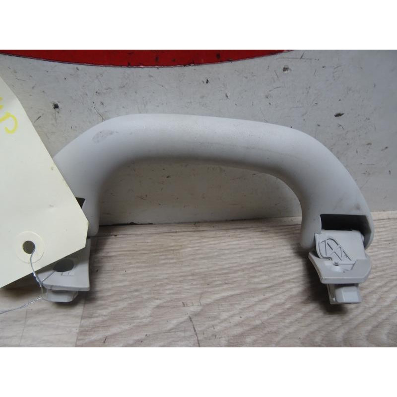 Poignee de maintien avant droit VOLKSWAGEN GOLF 5 d’occasion