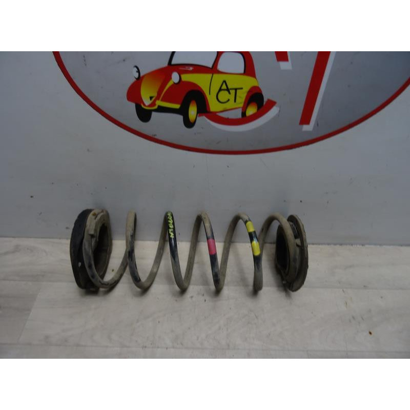 Ressort de suspension arriere droit HYUNDAI I 20 1 PHASE 2 d’occasion