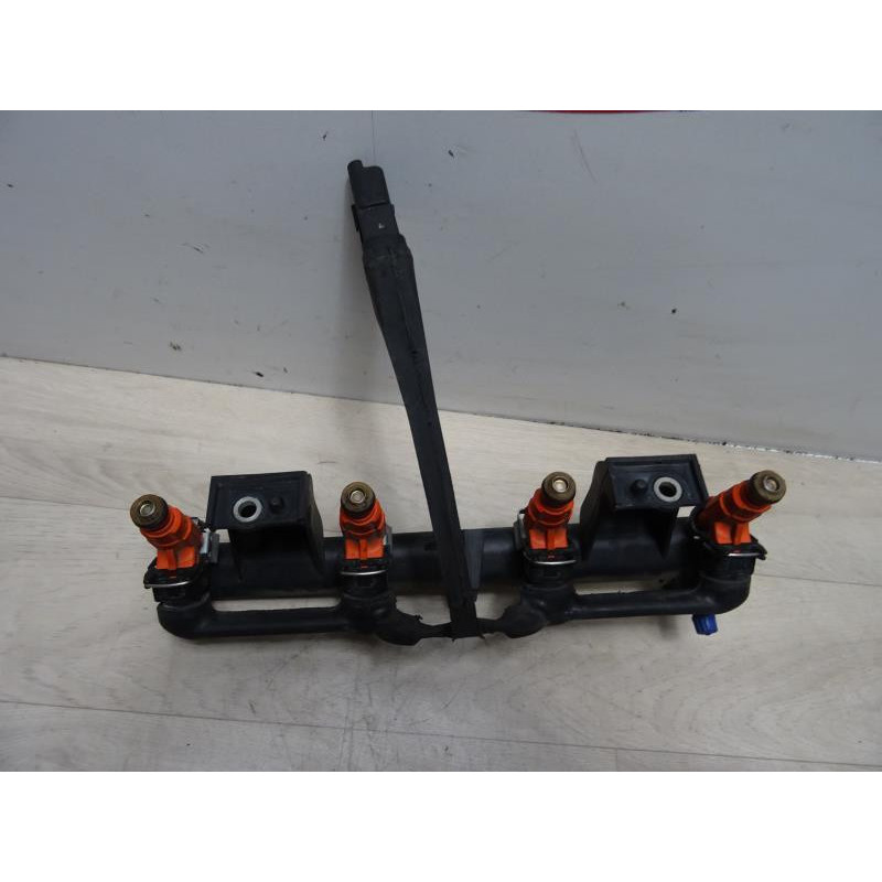 Rampe injection CITROEN C4 1 d’occasion