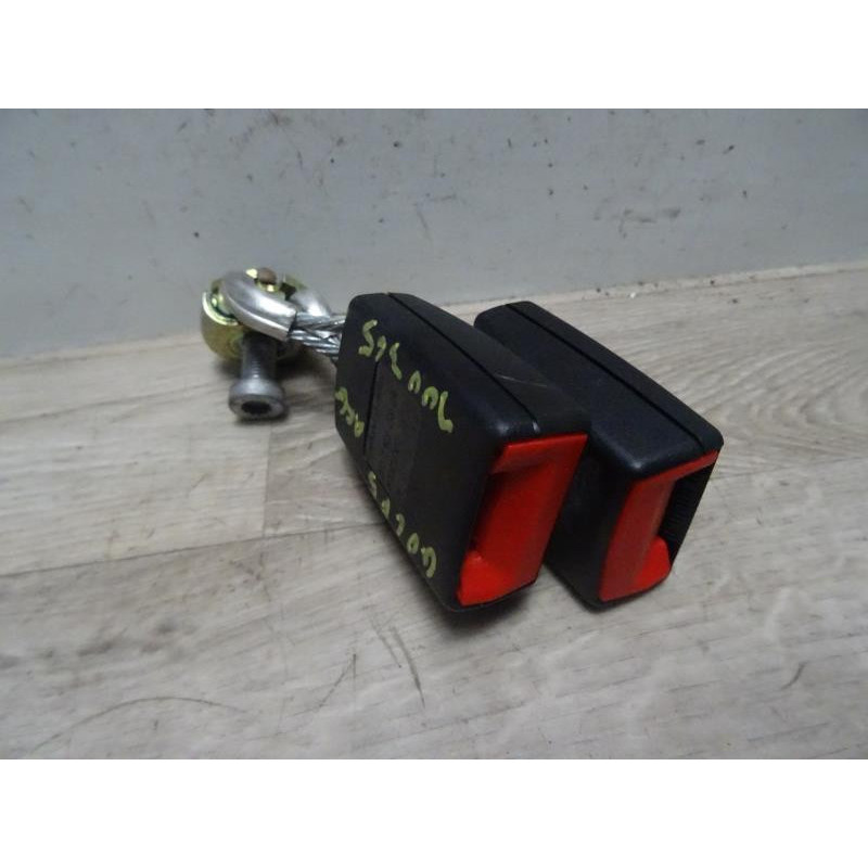 Attache ceinture arriere gauche VOLKSWAGEN GOLF 5 d’occasion