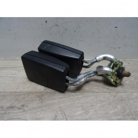 Attache ceinture arriere gauche VOLKSWAGEN GOLF 5 d’occasion