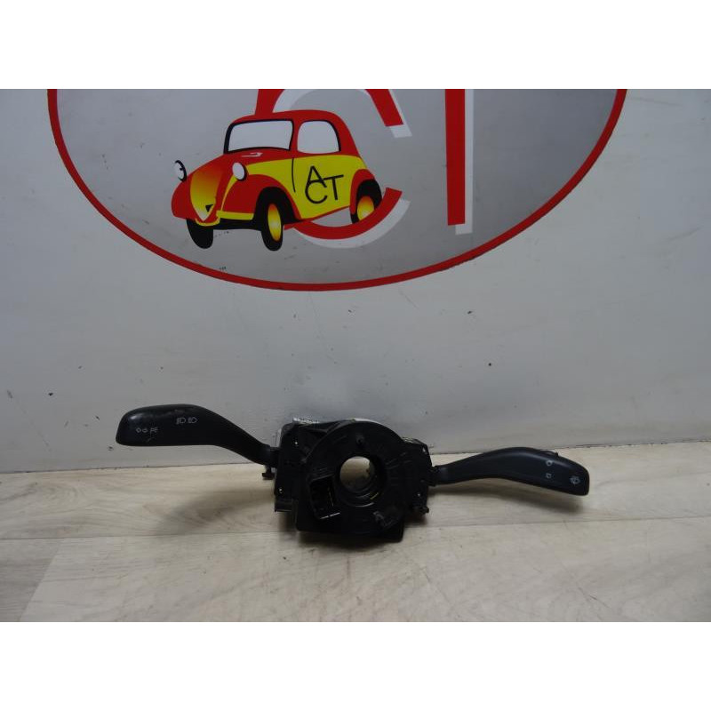 Com (Bloc Contacteur Tournant+Commodo Essuie Glace+Commodo Phare) VOLKSWAGEN POLO 4 PHASE 1 d’occasion