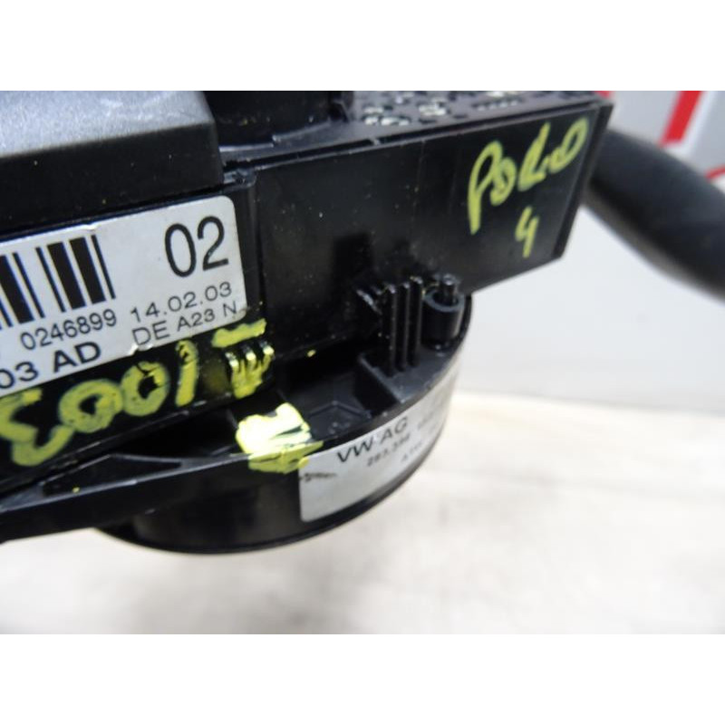 Com (Bloc Contacteur Tournant+Commodo Essuie Glace+Commodo Phare) VOLKSWAGEN POLO 4 PHASE 1 d’occasion