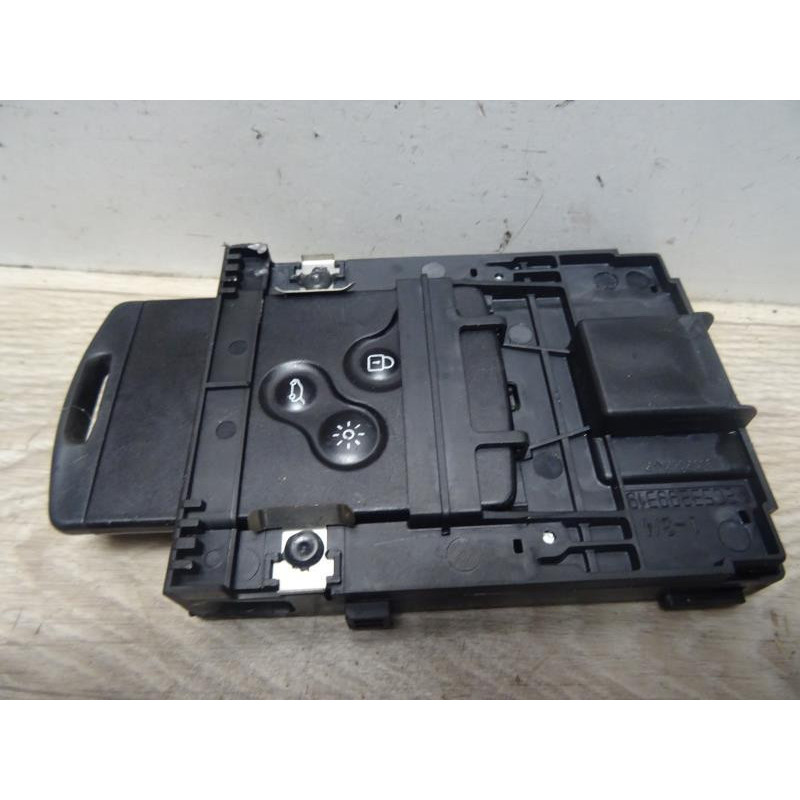 Lecteur de carte (neiman) RENAULT MEGANE 3 PHASE 2 d’occasion