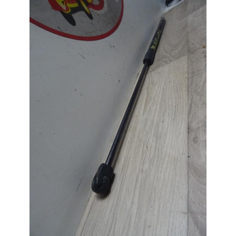 Verin de coffre OPEL CORSA D PHASE 1 d’occasion