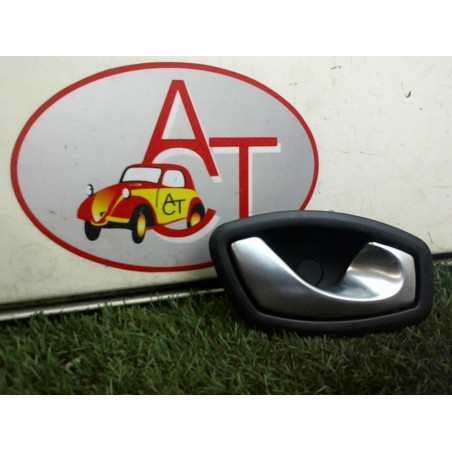 Poignee interieur arriere droit RENAULT CLIO IV d’occasion