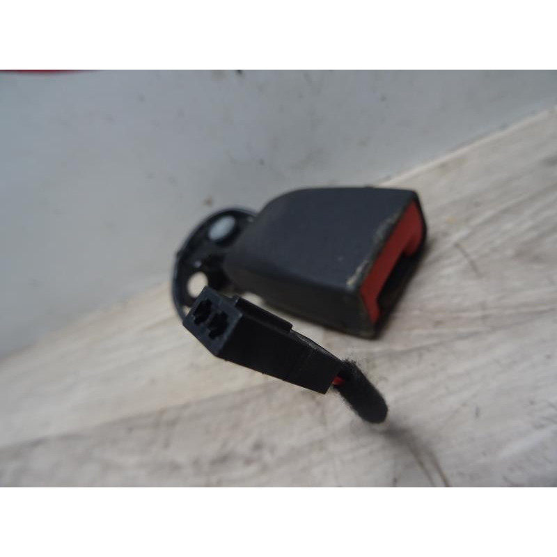 Attache ceinture arriere droit PORSCHE MACAN PHASE 1 d’occasion