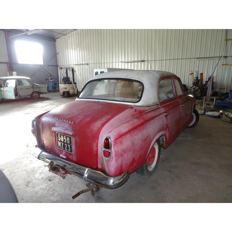 Vitre arriere droit PEUGEOT 403 d’occasion