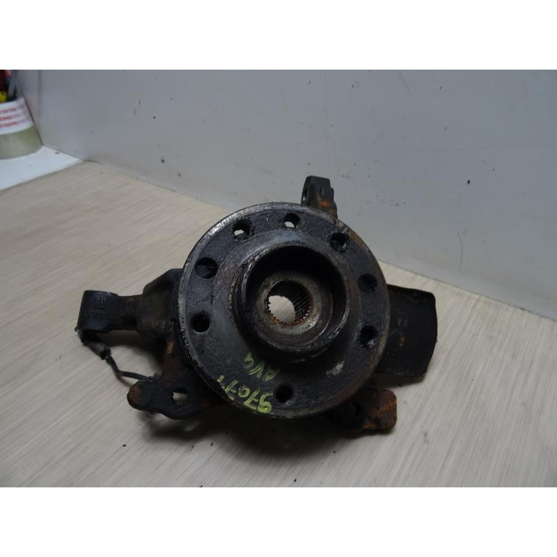 Fusee avant gauche OPEL ASTRA H PHASE 2 BREAK d’occasion