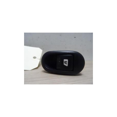 Interrupteur de leve vitre PEUGEOT 1007 d’occasion