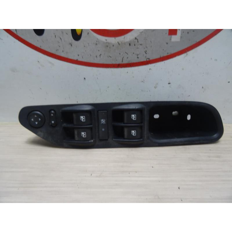 Interrupteur de leve vitre avant gauche FIAT TIPO 2 d’occasion