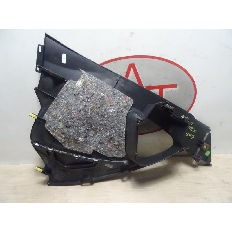 Garniture laterale Avant Gauche TOYOTA AURIS 1 PHASE 2 d’occasion