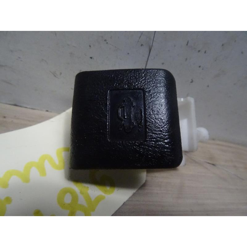 Poignee d'ouverture de capot TOYOTA LAND CRUISER 4 J120 d’occasion