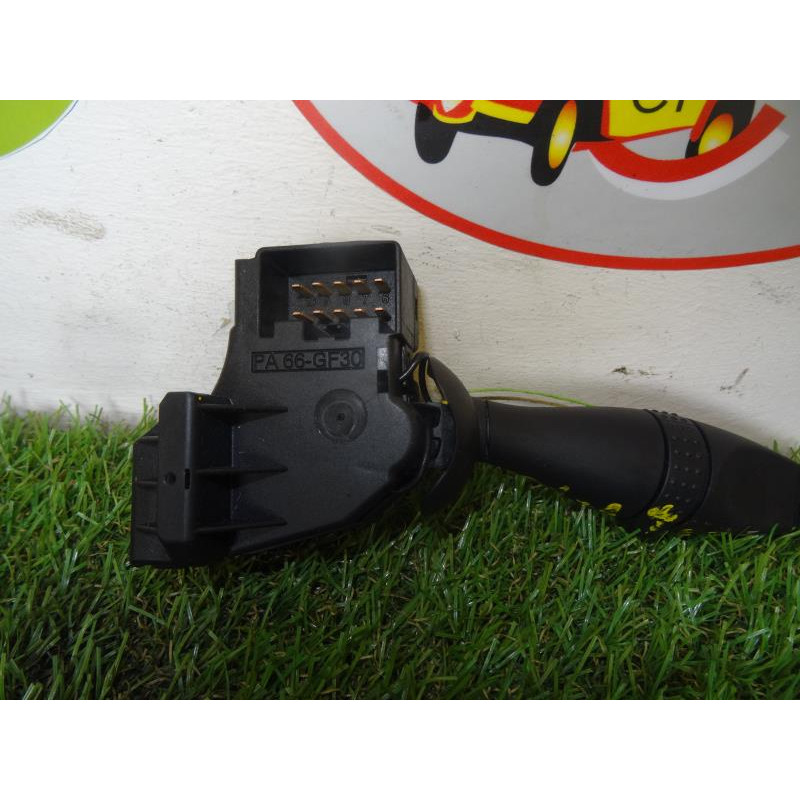 Commodo d'essuie glaces FORD FIESTA V d’occasion