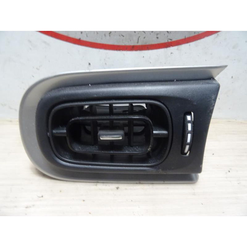 Aerateur tableau de bord avant gauche CITROEN C3 3 PHASE 1 d’occasion