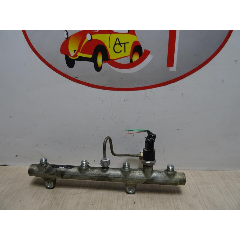 Rampe injection RENAULT SCENIC 1 PHASE 2 d’occasion