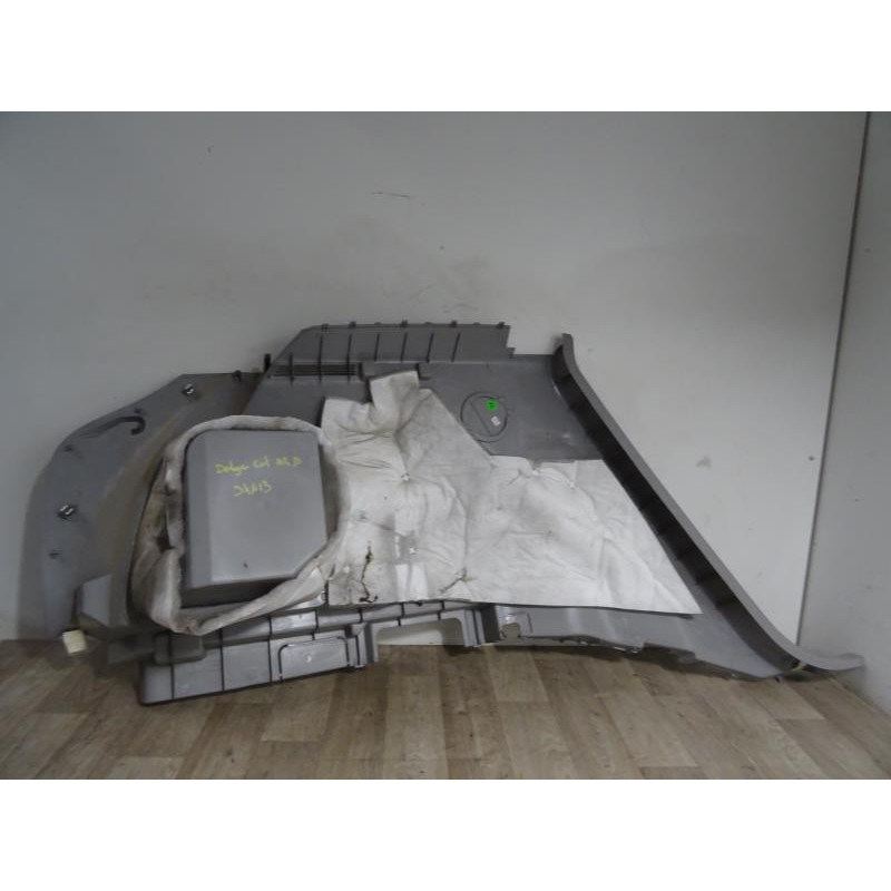 Garniture laterale arriere droite DODGE  d’occasion