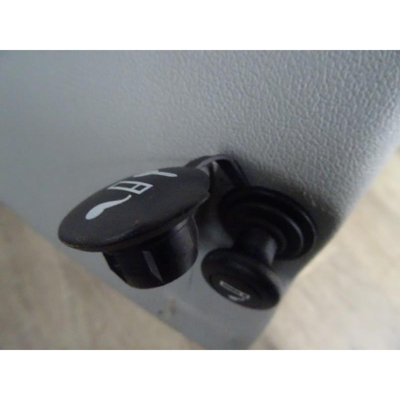 Console central (interieur plastique) DODGE  d’occasion