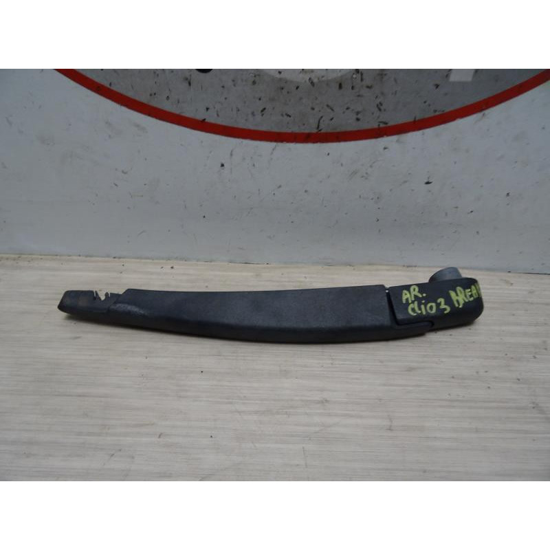 Bras essuie glace arriere RENAULT CLIO 3 PHASE 1 BREAK d’occasion