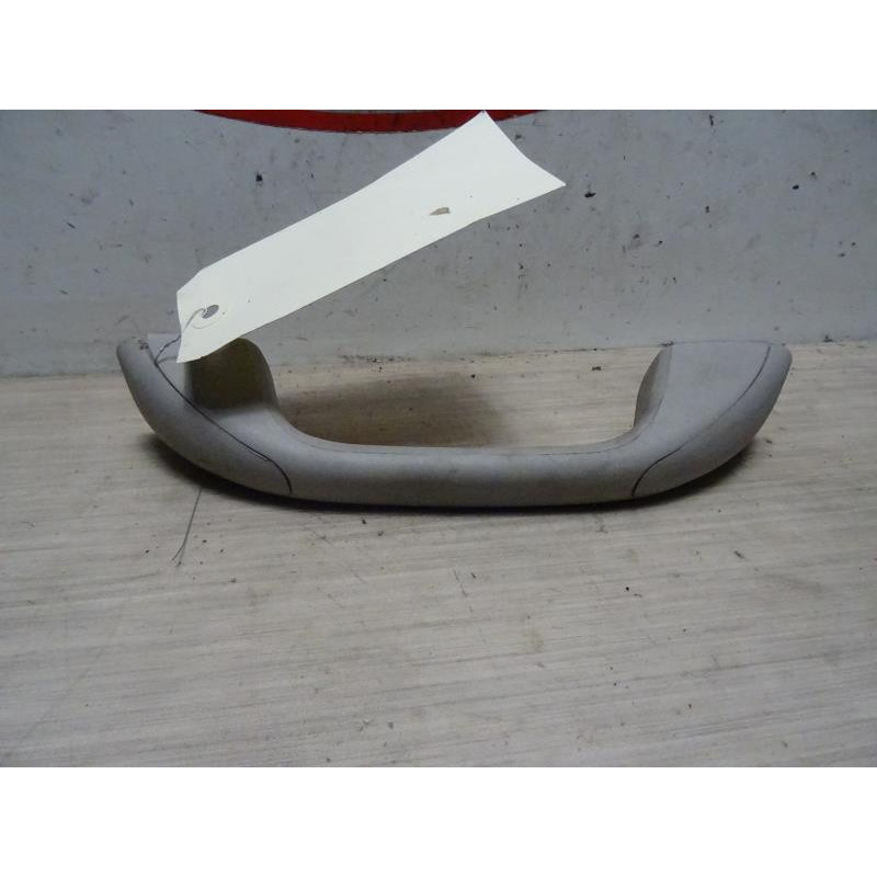 Poignee de maintien avant droit DACIA SANDERO 1 d’occasion