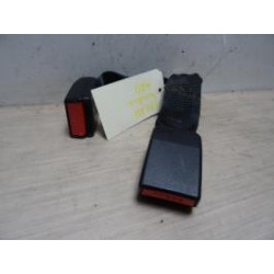 Attache ceinture arriere droit DACIA SANDERO 1 d’occasion