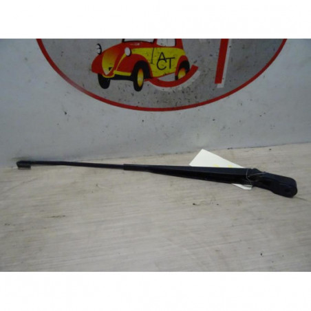 Bras essuie glace avant droit DACIA SANDERO 1 d’occasion