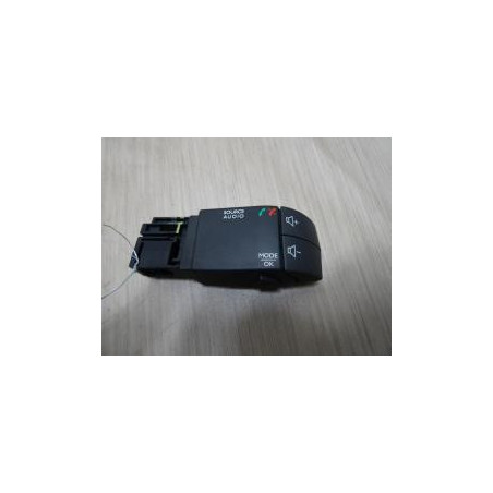 Commande autoradio RENAULT CLIO 4 PHASE 1 d’occasion