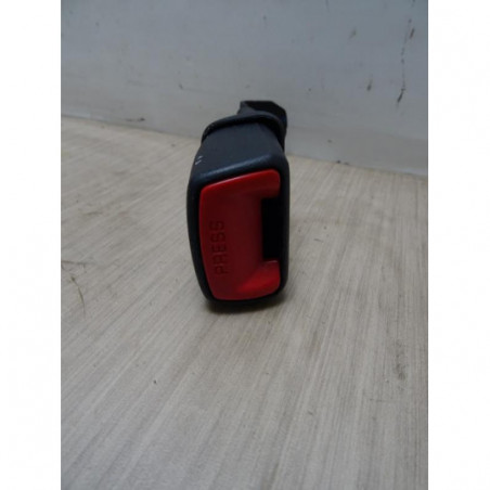 Attache ceinture arriere droit SUZUKI SWIFT 4 d’occasion