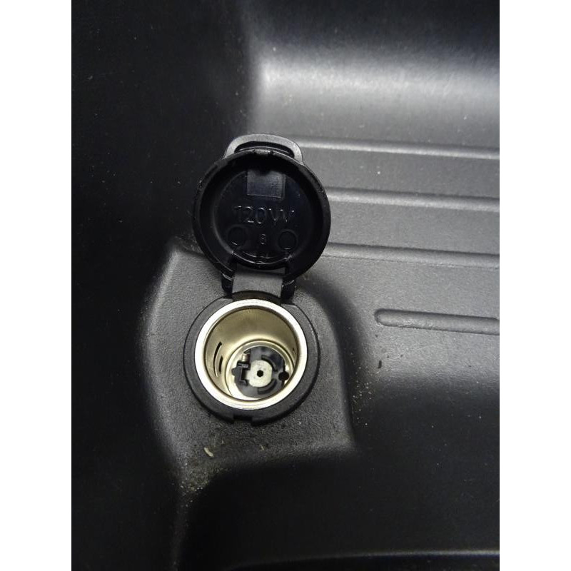 Allume cigare PEUGEOT 2008 2 d’occasion