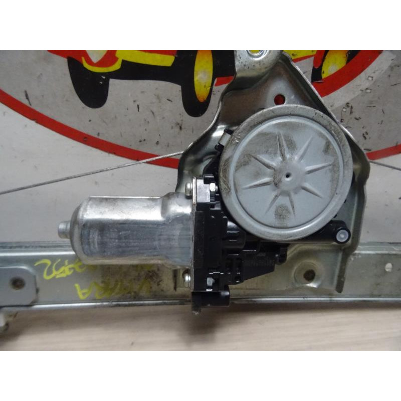 Leve vitre electrique avant gauche SUZUKI GRAND VITARA 2 PHASE 1 d’occasion