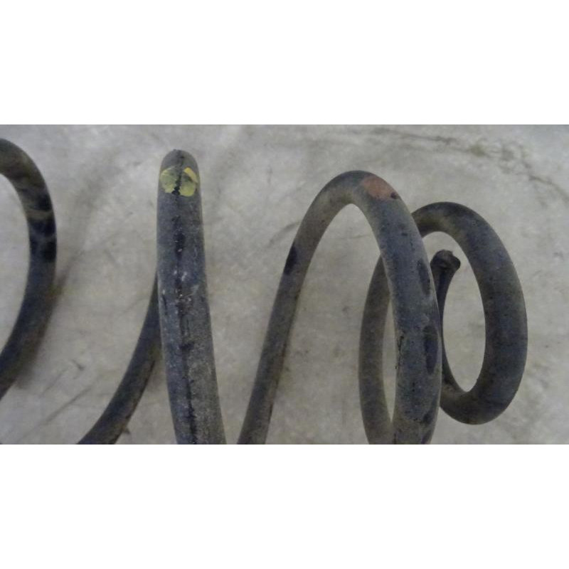 Ressort de suspension arriere droit FIAT DOBLO 2 PHASE 2 d’occasion