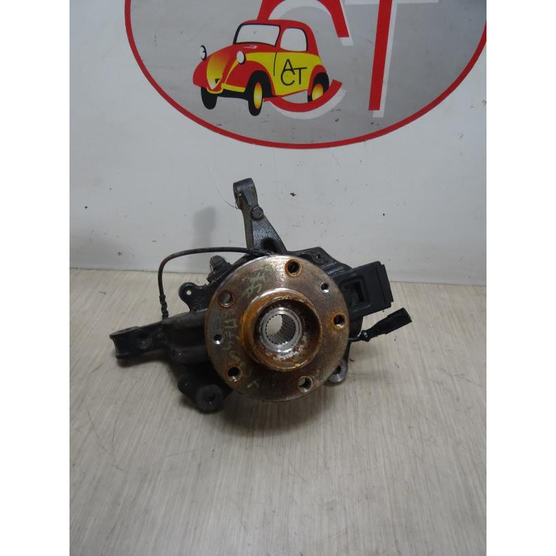 Fusee avant gauche RENAULT MEGANE 3 PHASE 2 d’occasion