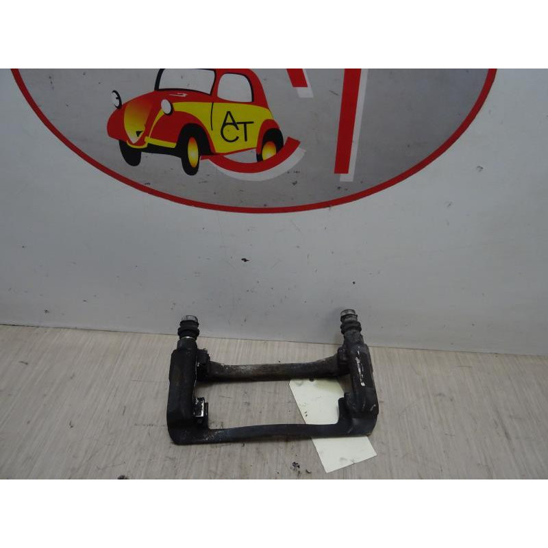 Support etrier frein (chape) avant gauche CITROEN JUMPY 2 d’occasion