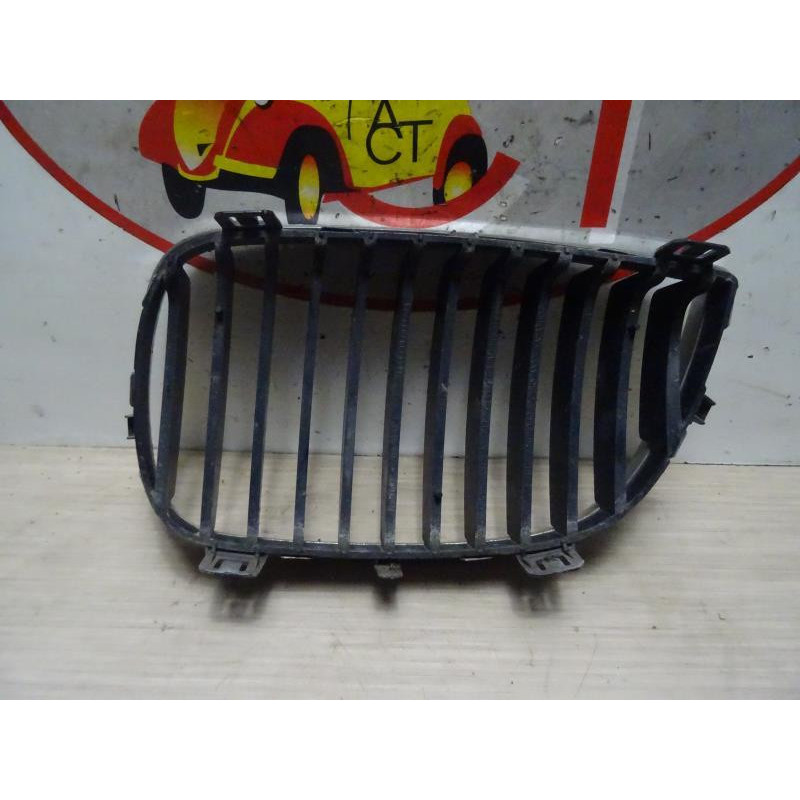 Grille de calandre droite BMW SERIE 1 E87 PHASE 1 d’occasion