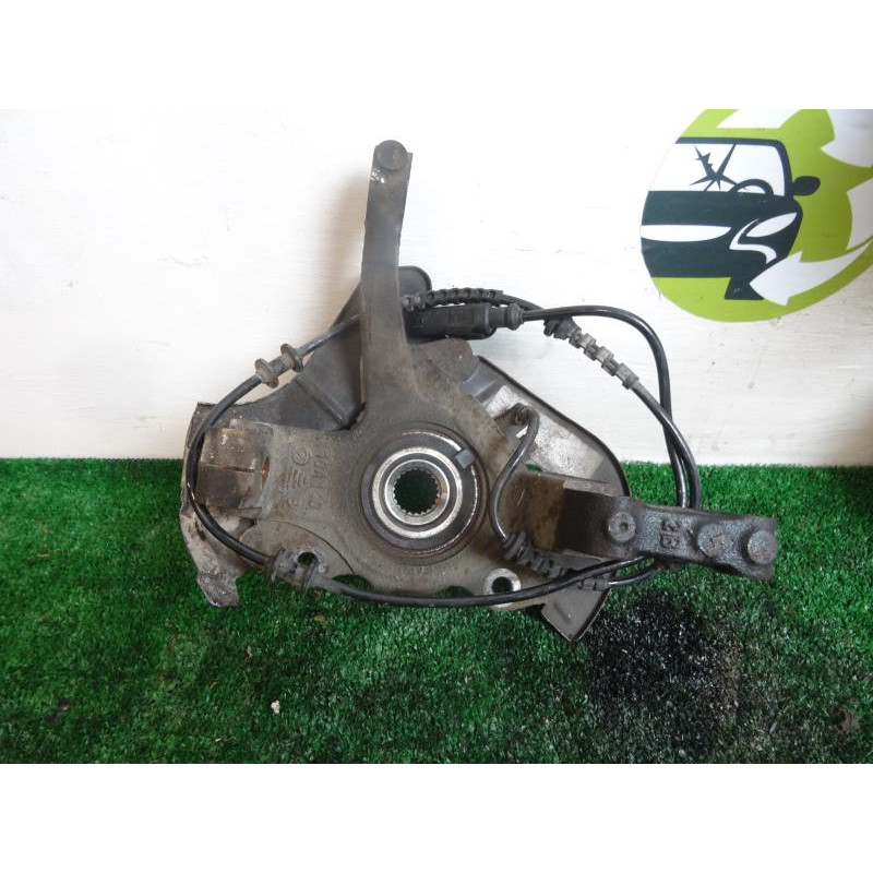 Fusee avant gauche FIAT PANDA II 1.1 d’occasion