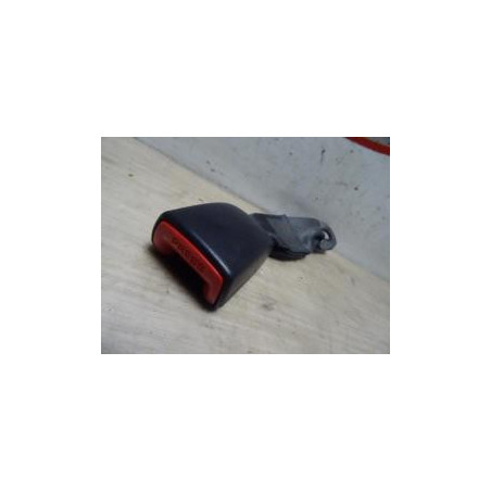 Attache ceinture arriere droit SUZUKI IGNIS 2 d’occasion