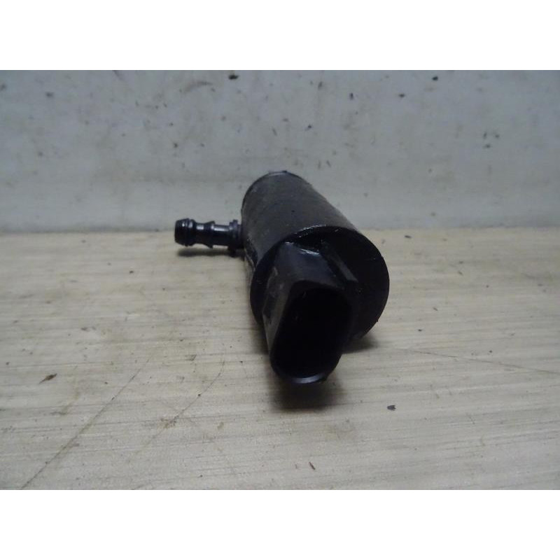 Pompe lave glace avant BMW SERIE 1 E81 d’occasion