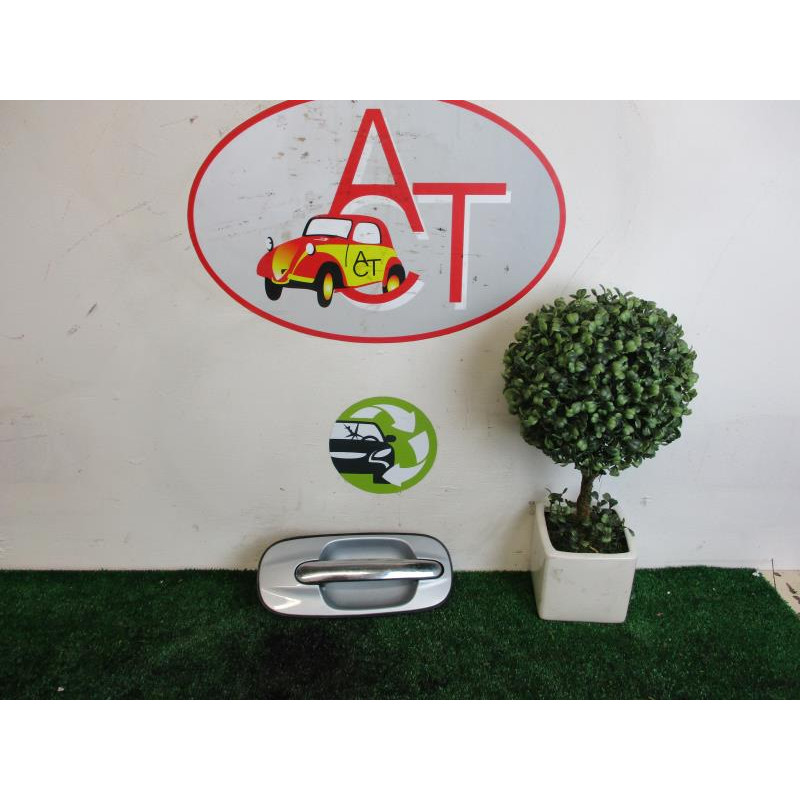 Poignee porte arriere droit HYUNDAI TRAJET PHASE 2 d’occasion