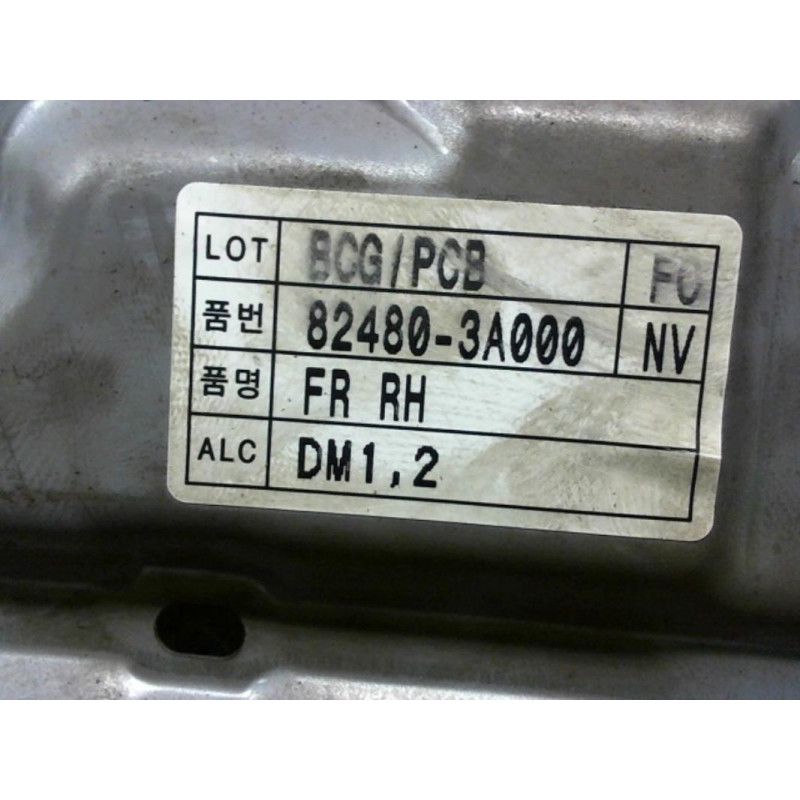 Leve vitre electrique avant droit HYUNDAI TRAJET PHASE 2 d’occasion