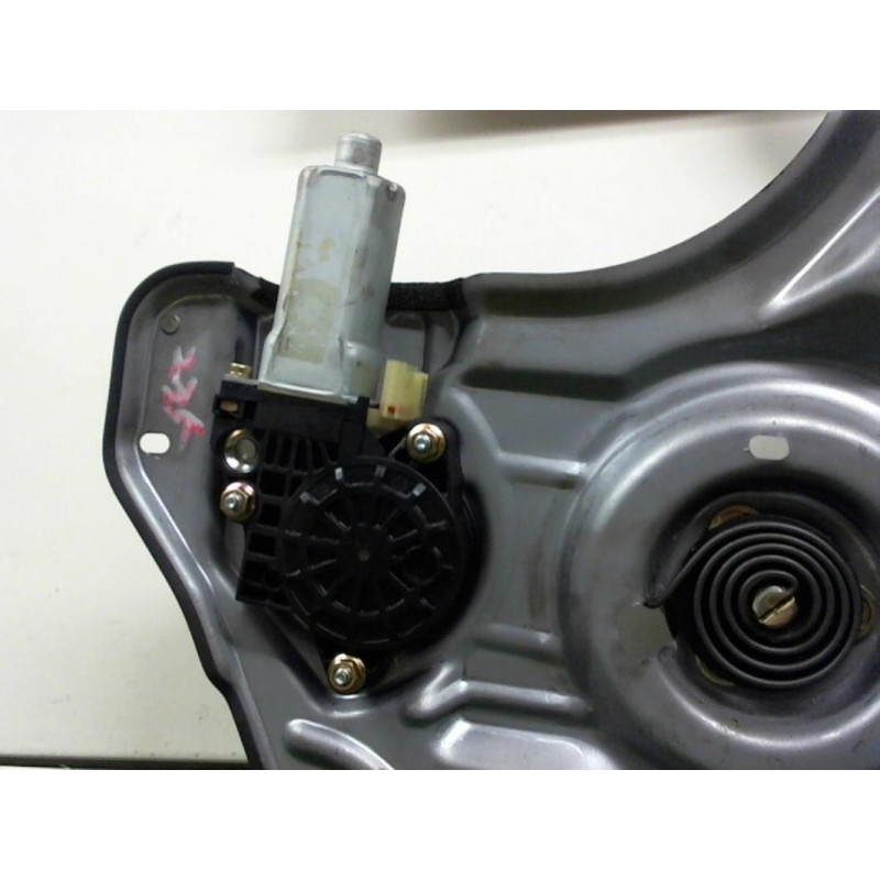 Leve vitre electrique avant droit HYUNDAI TRAJET PHASE 2 d’occasion
