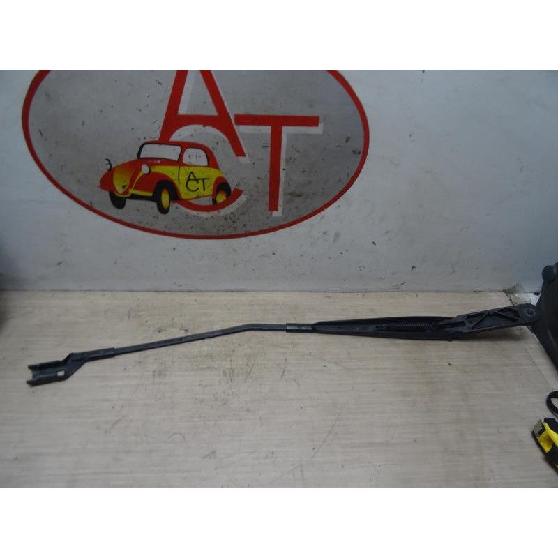 Bras essuie glace avant droit VOLKSWAGEN GOLF 5 d’occasion