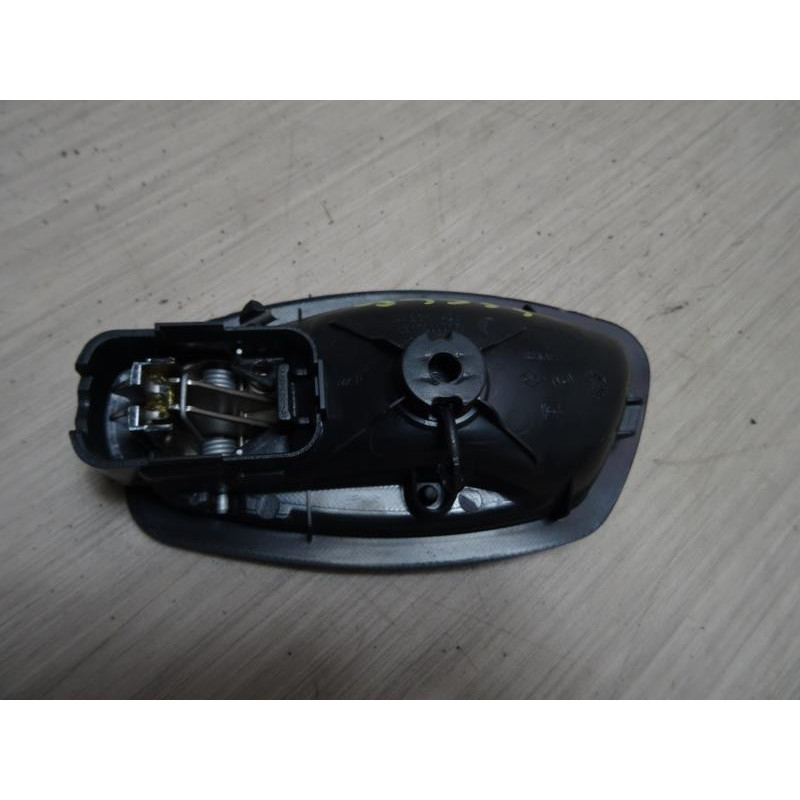 Poignee interieur arriere droit RENAULT CLIO 4 PHASE 1 d’occasion