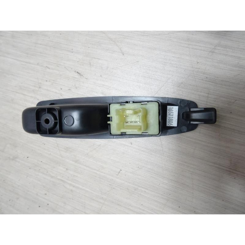 Interrupteur de leve vitre arriere droit RENAULT CLIO 4 PHASE 1 d’occasion
