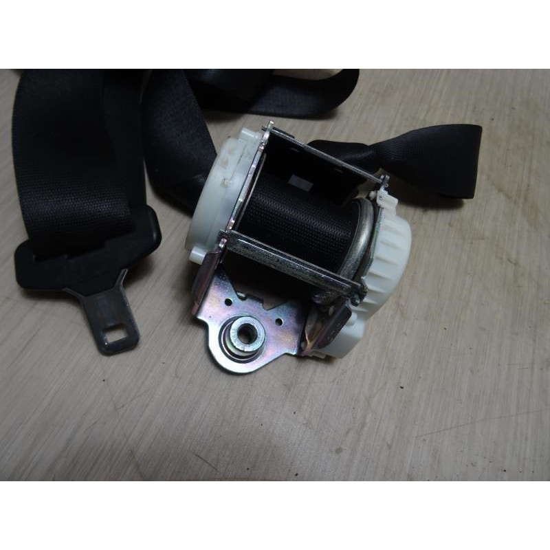 Ceinture avant gauche BMW SERIE 1 E81 d’occasion