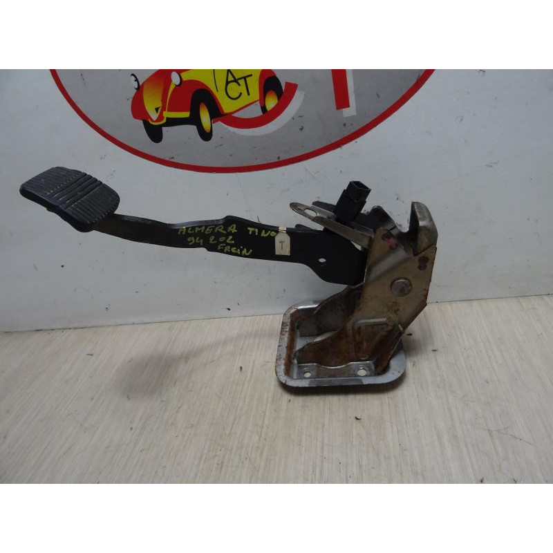 Pedalier de frein NISSAN ALMERA TINO PHASE 2 d’occasion