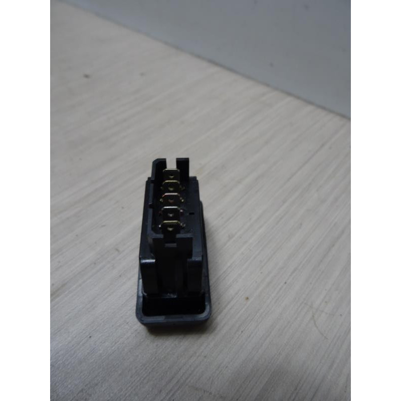Interrupteur de leve vitre DACIA LOGAN MCV 1 PHASE 1 BREAK d’occasion