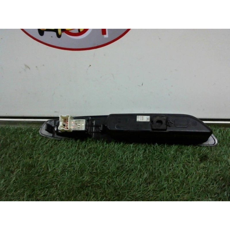 Interrupteur de leve vitre arriere droit SUBARU FORESTER II PHASE 1 d’occasion
