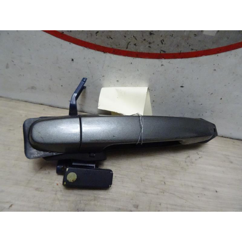Poignee porte arriere gauche TOYOTA COROLLA VERSO 2 PHASE 1 d’occasion